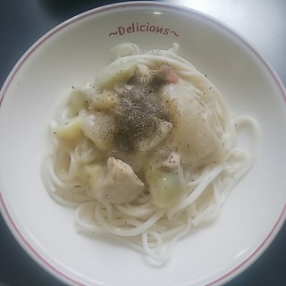 作りおきしたクリームシチューのパスタうどん